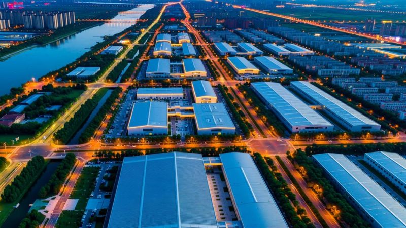 育儿嫂服务标准规范2025：揭秘育儿嫂行业的变革与未来